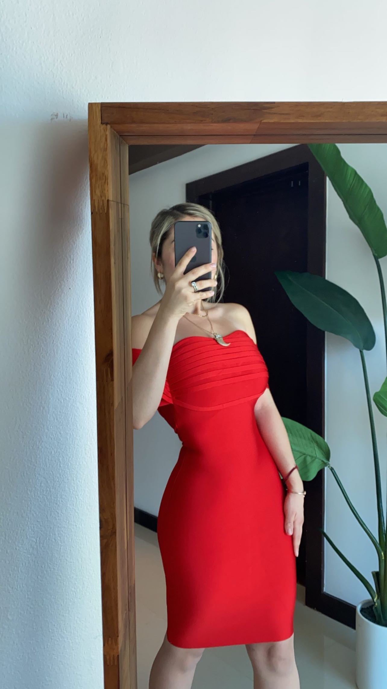 Vestido rojo hombros