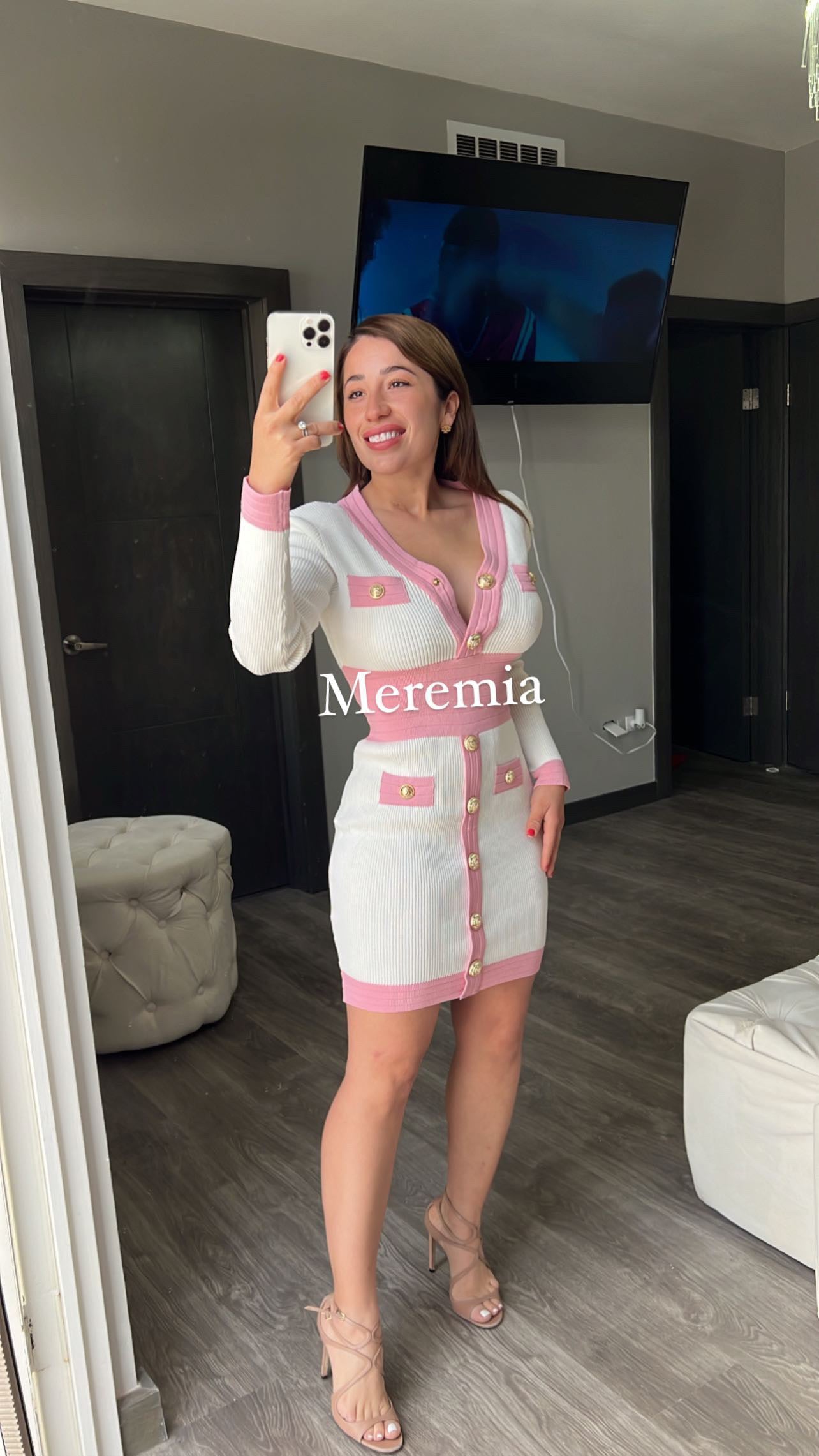 Vestido manga larga rosa con blanco